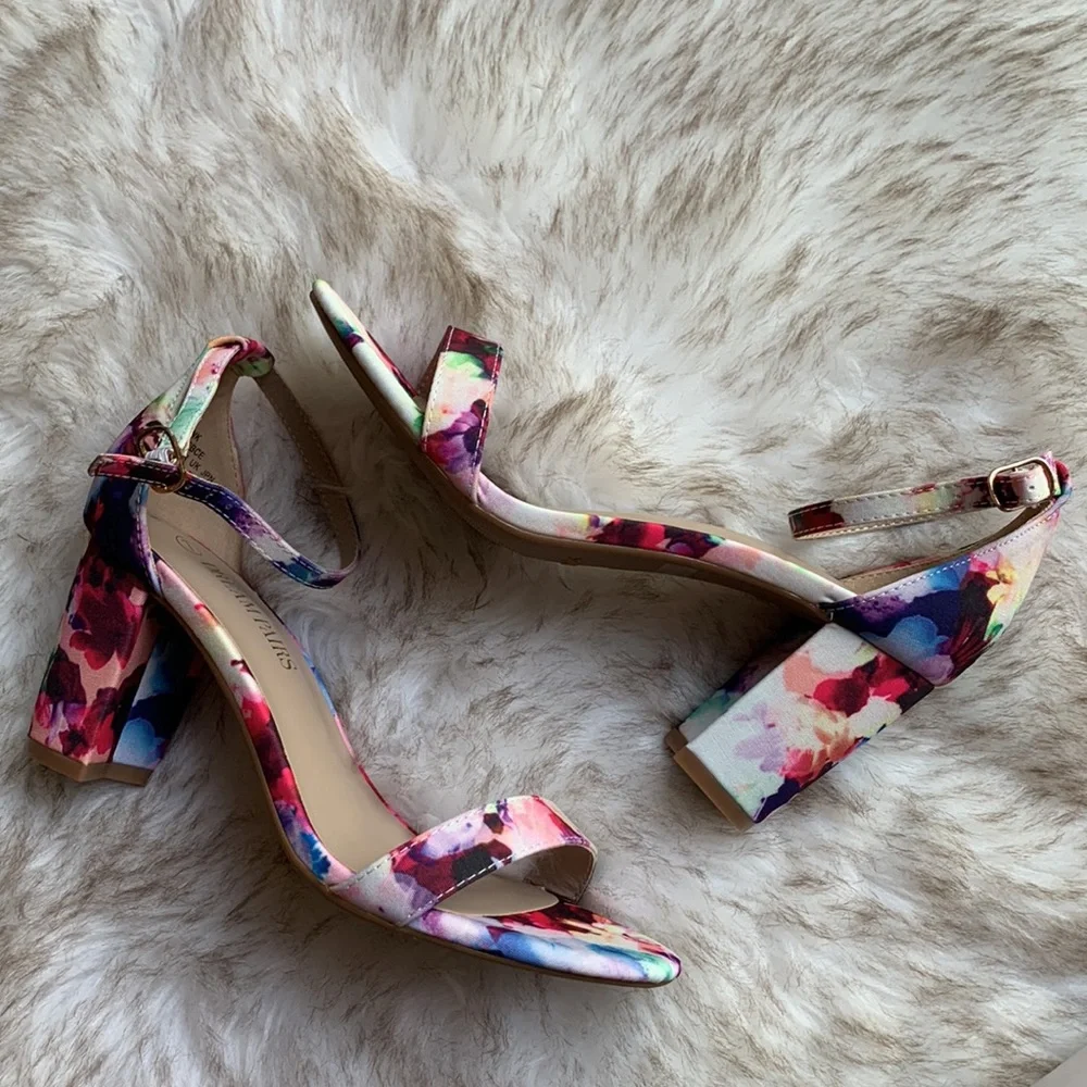 NWT Dream Pairs Heels - Picture 2 of 7